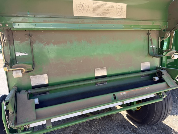 2007 John Deere 568 - Photo30