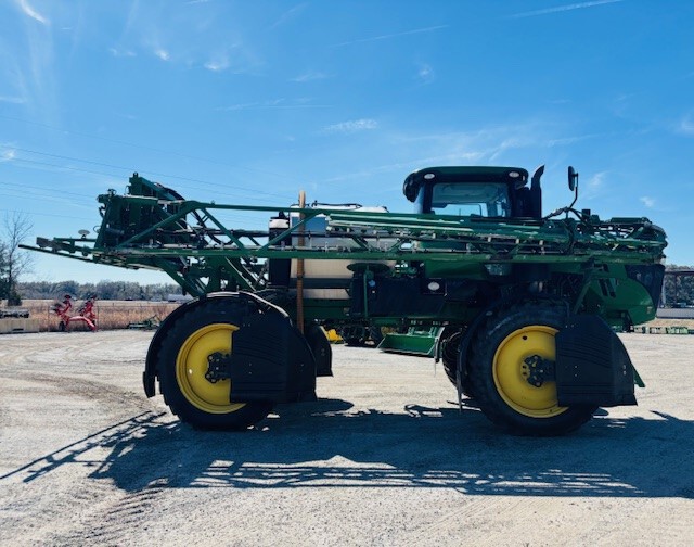 2021 John Deere R4038 Image 6