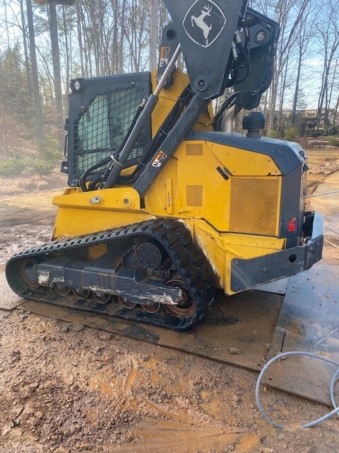 2022 John Deere 333G Image 2