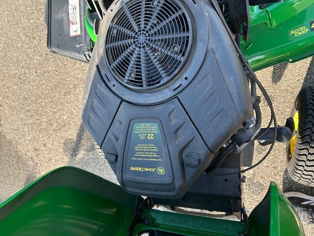 2024 John Deere X330 Image 4