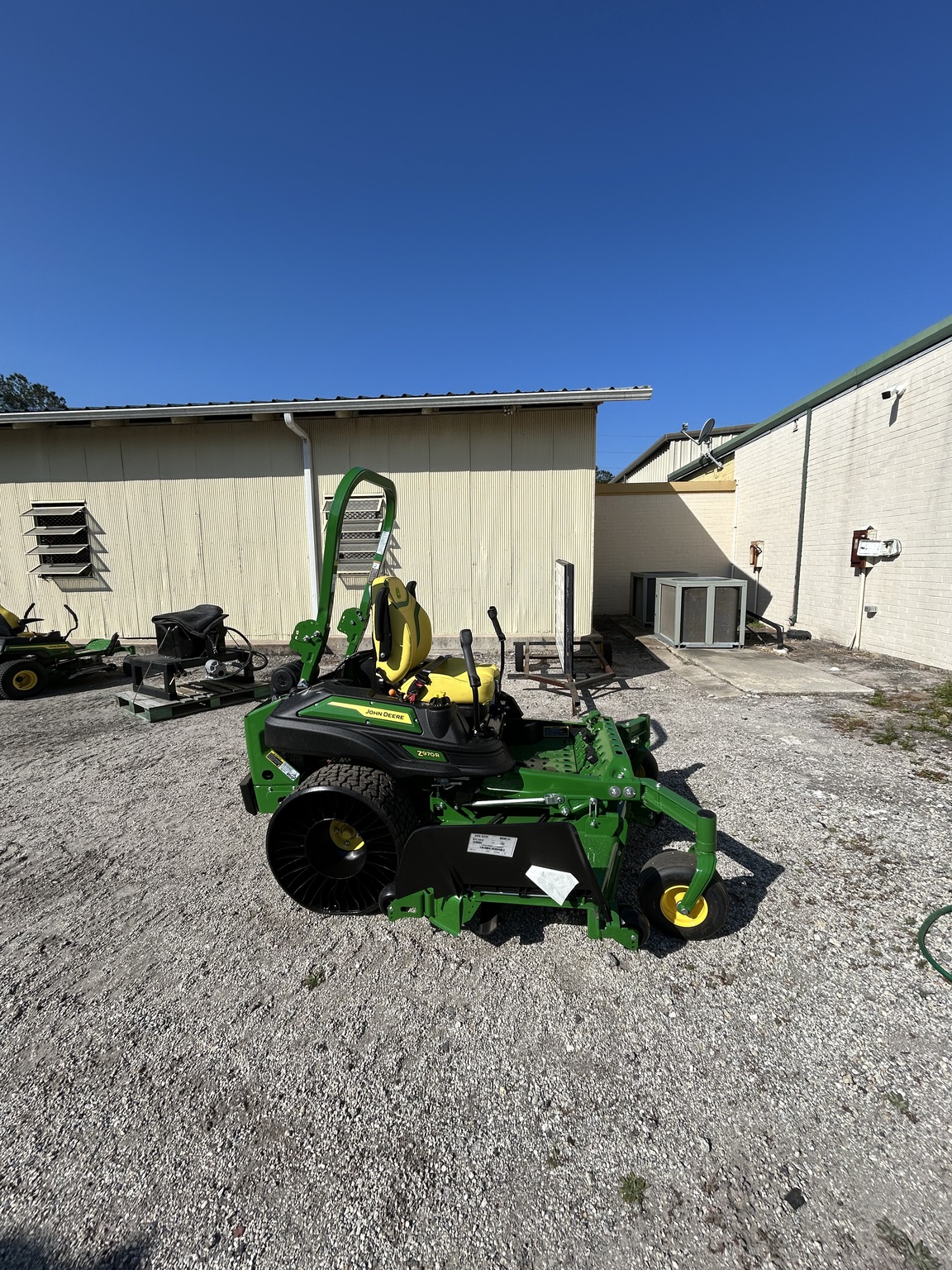2026 John Deere Z970R Image 4
