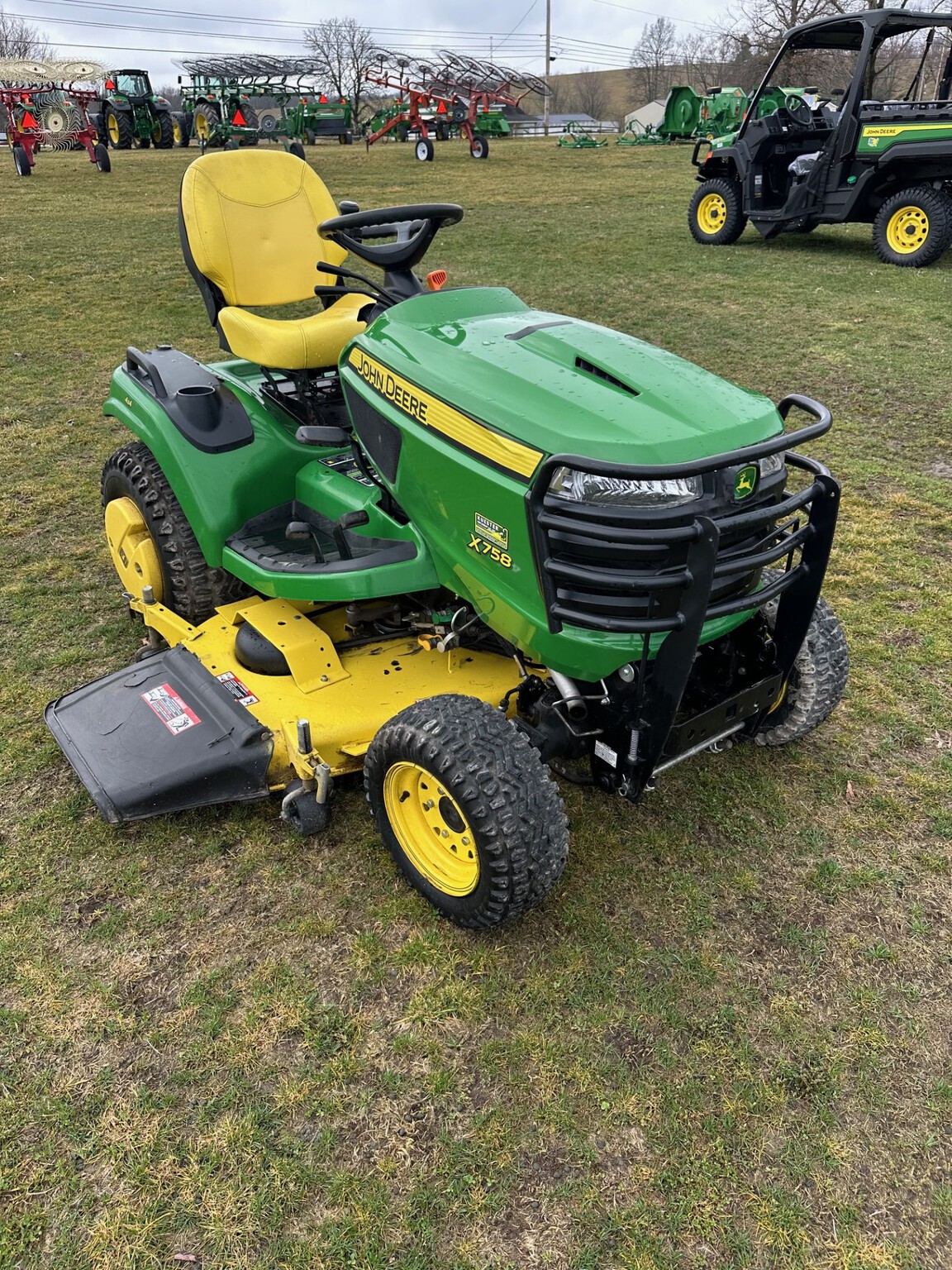 2017 John Deere X758 Image 4