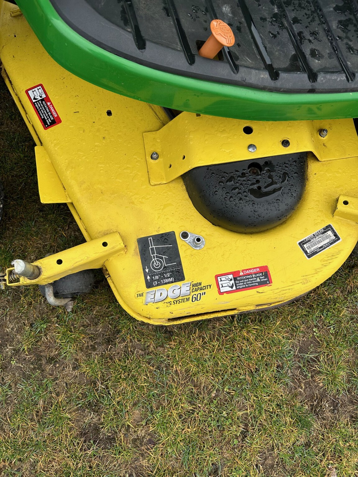 2017 John Deere X758 Image 6