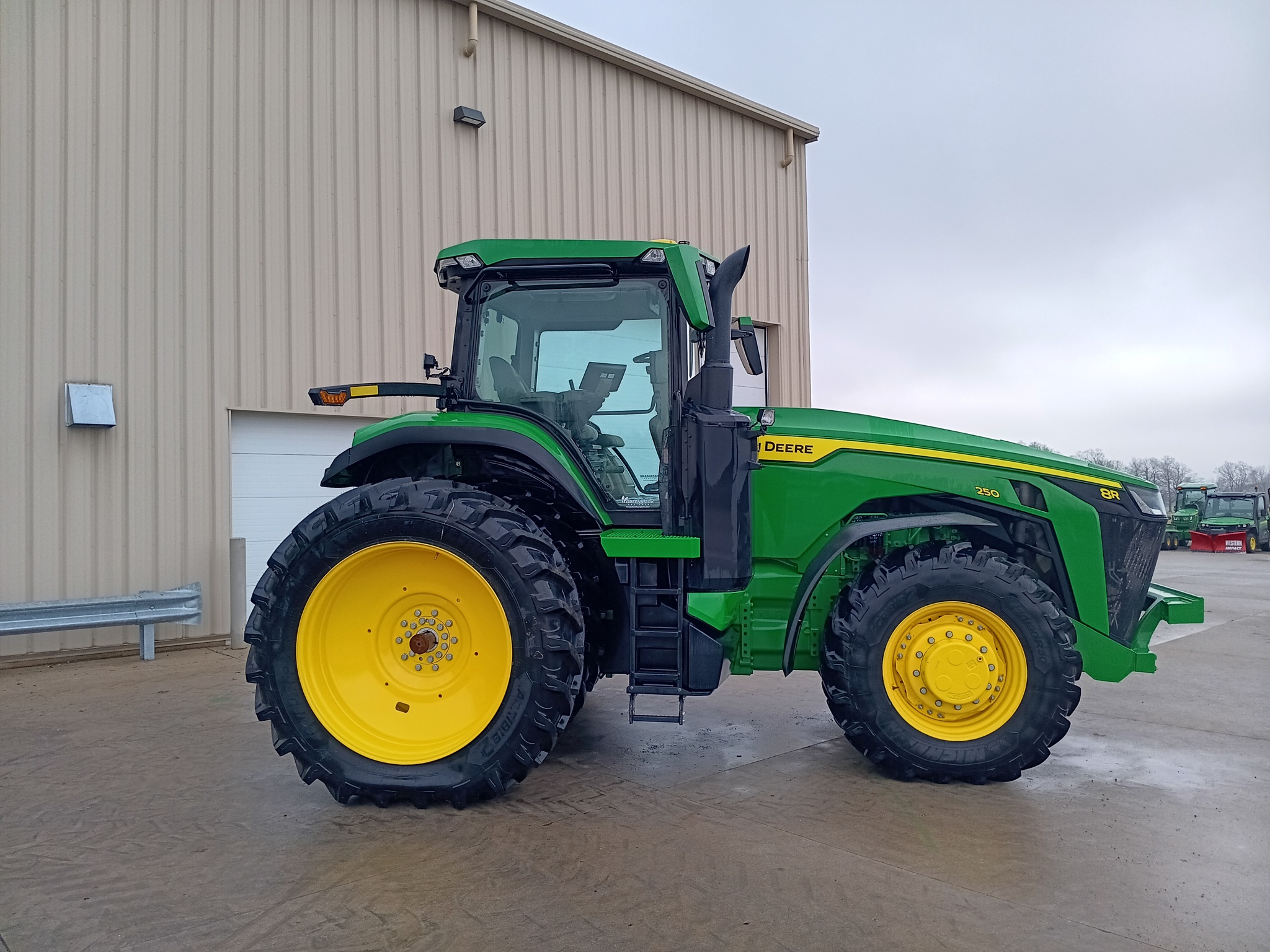 2024 John Deere 8R 250 Image 2