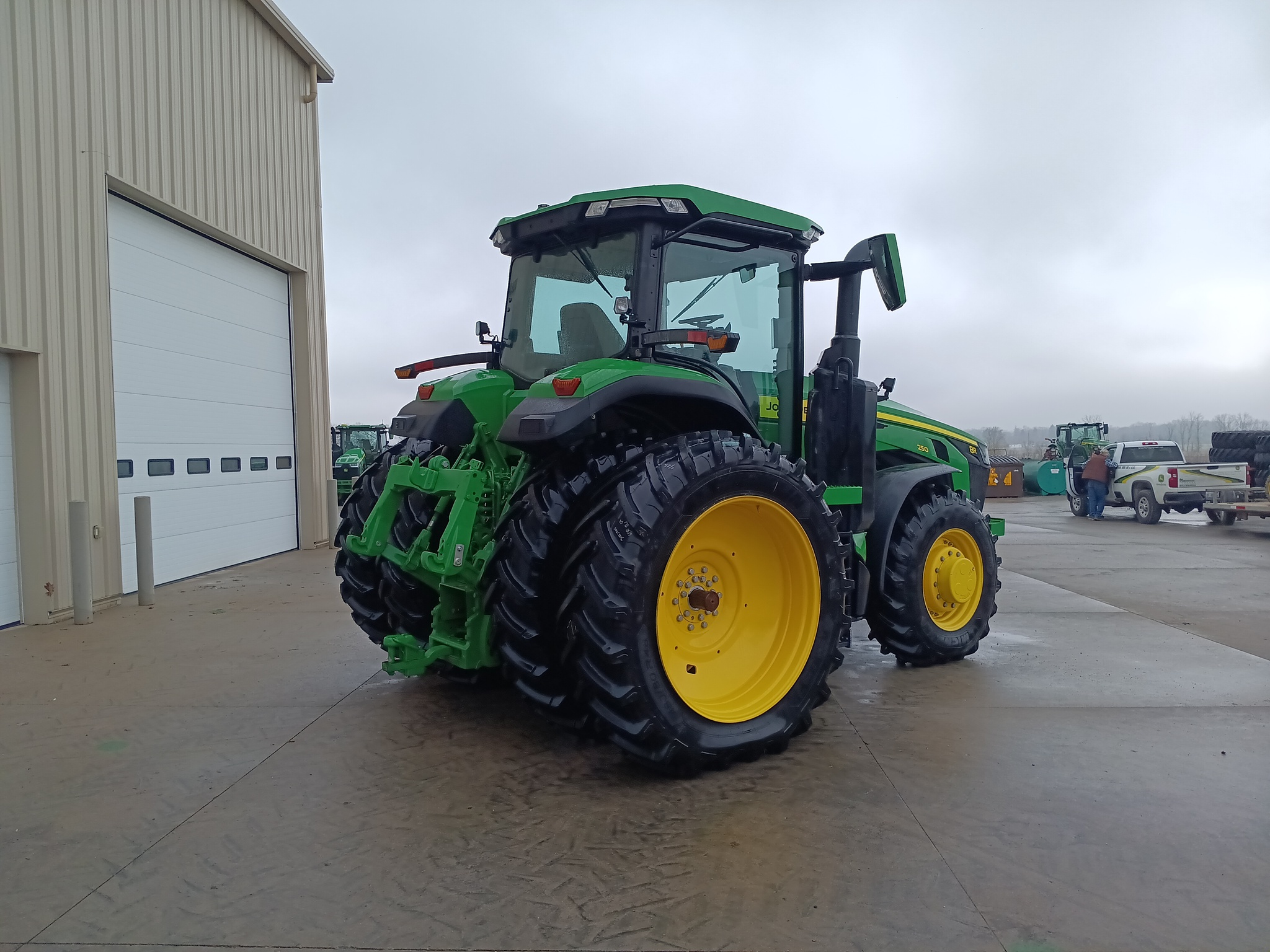 2024 John Deere 8R 250 Image 3