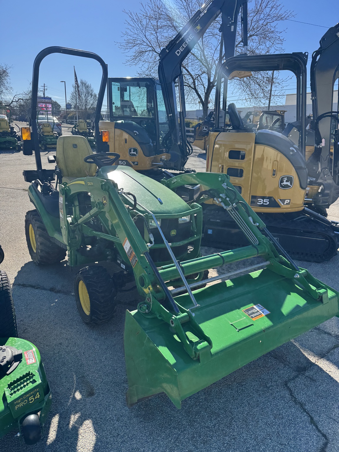 2021 John Deere 1025R Image 2