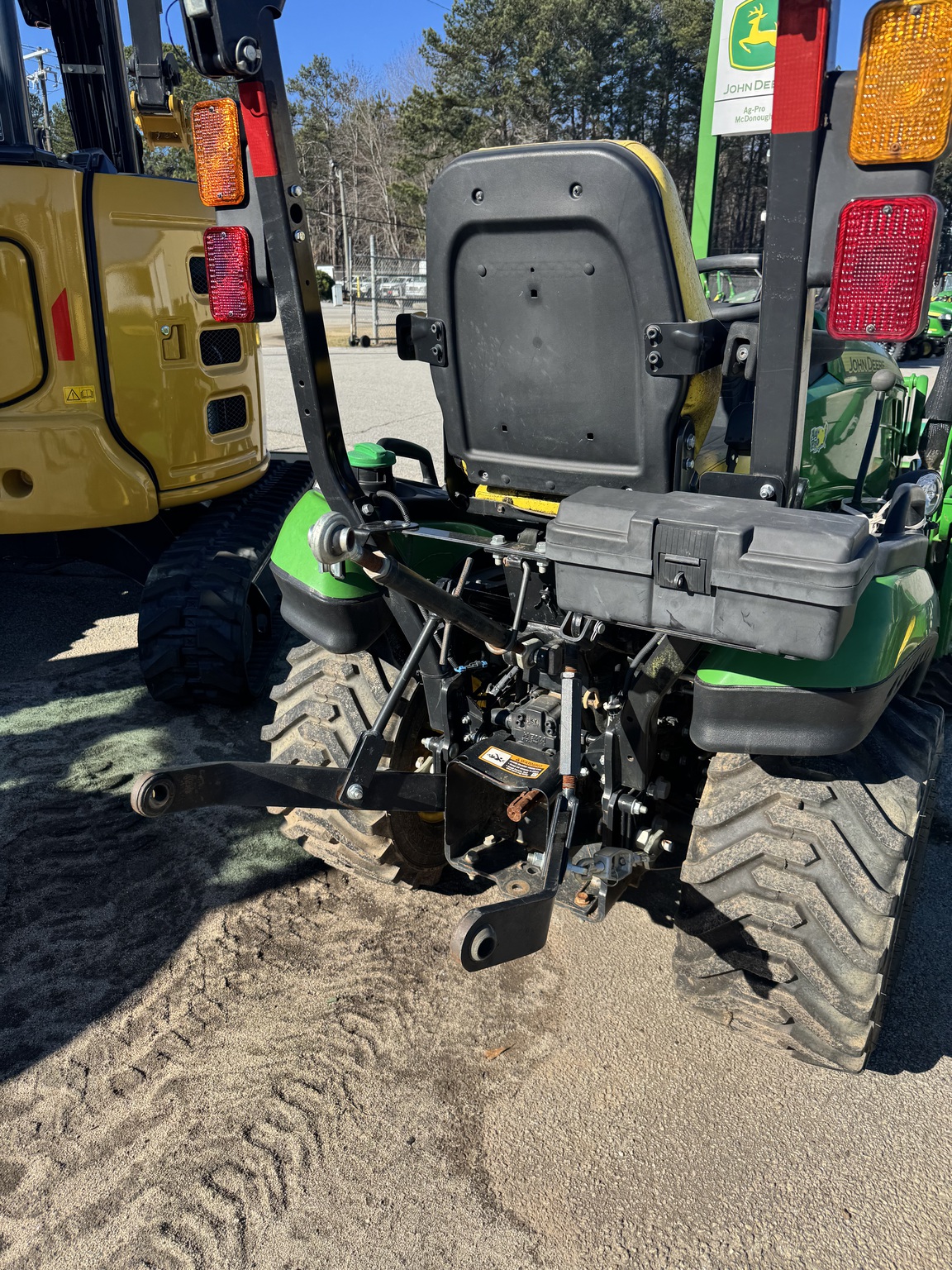 2021 John Deere 1025R Image 5