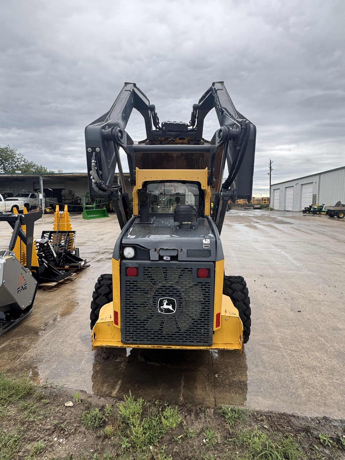 2022 John Deere 320G Image 2
