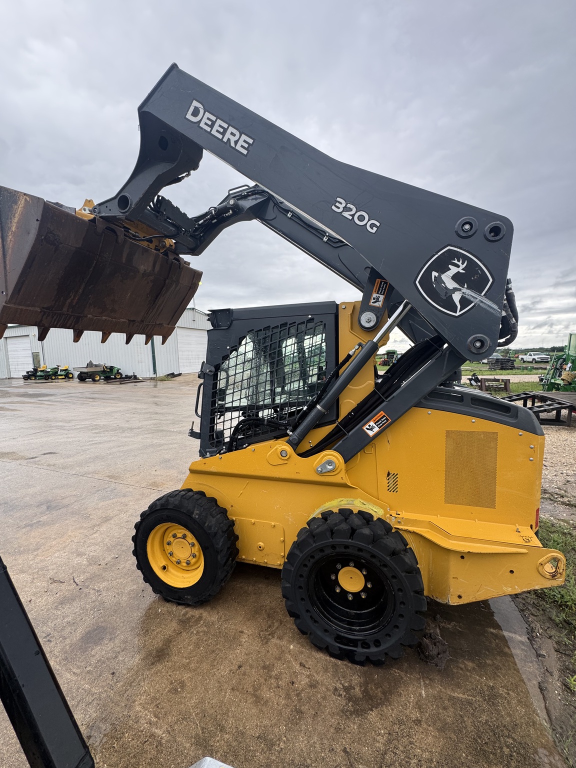 2022 John Deere 320G Image 3