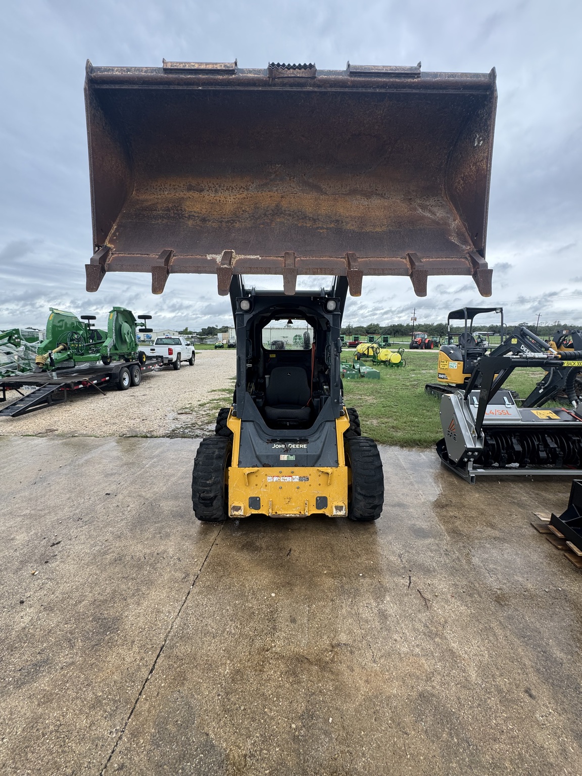 2022 John Deere 320G Image 4