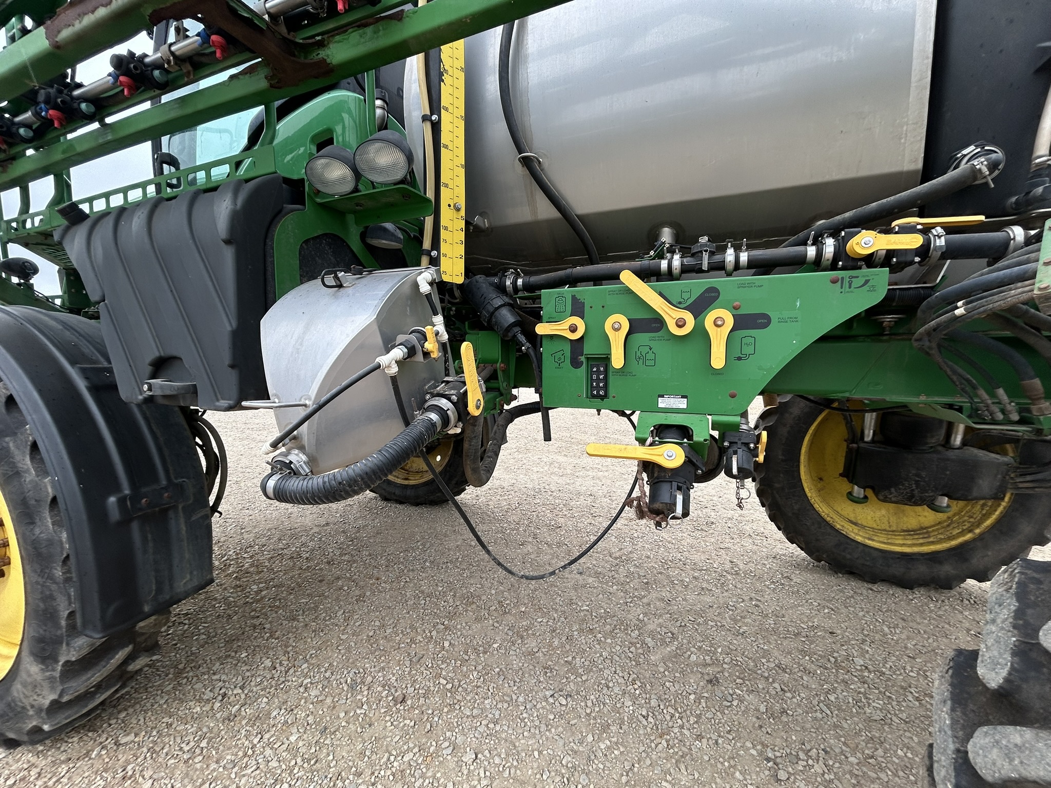 2016 John Deere R4038 Image 9
