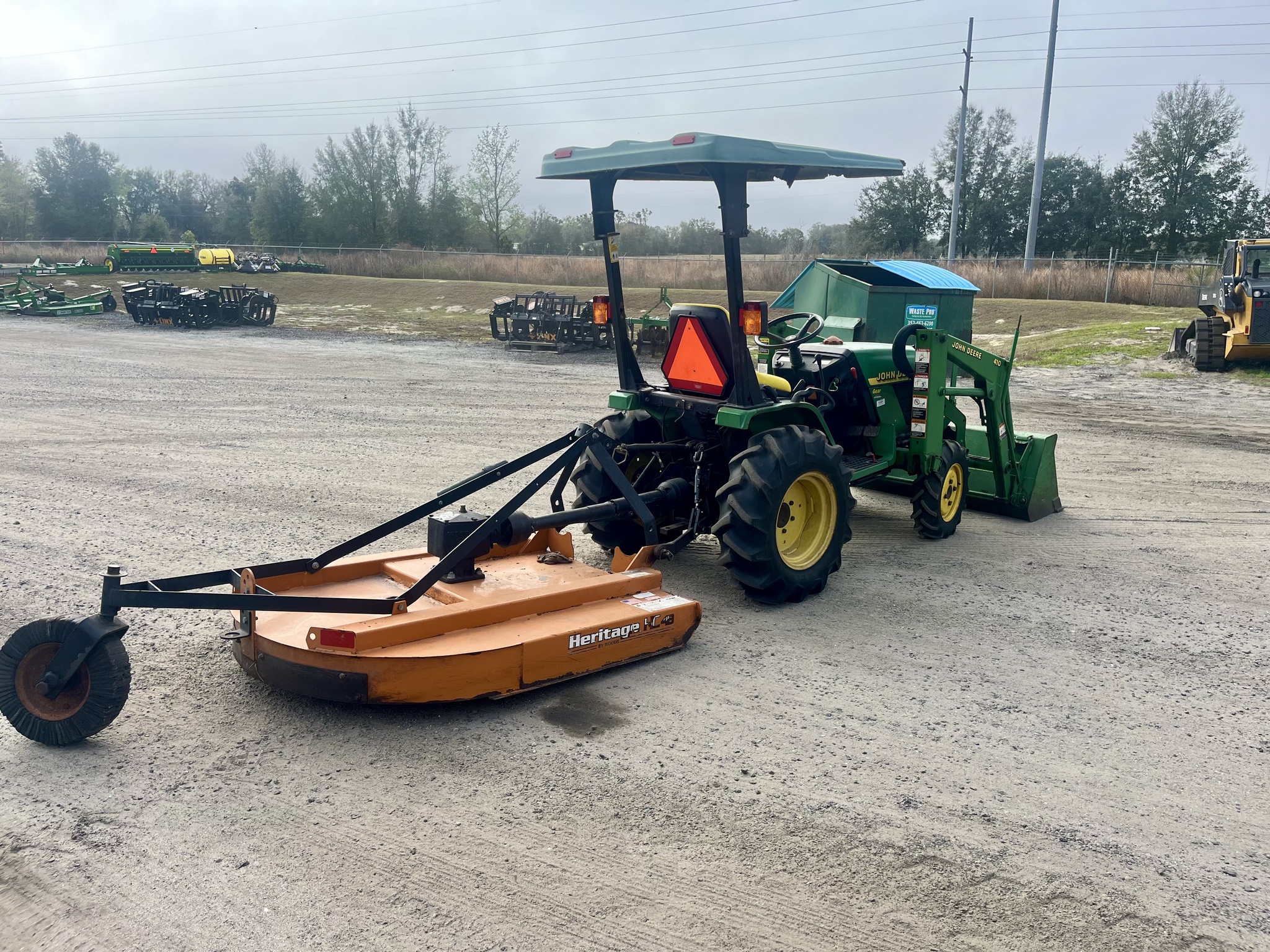 1999 John Deere 4100 Image 3