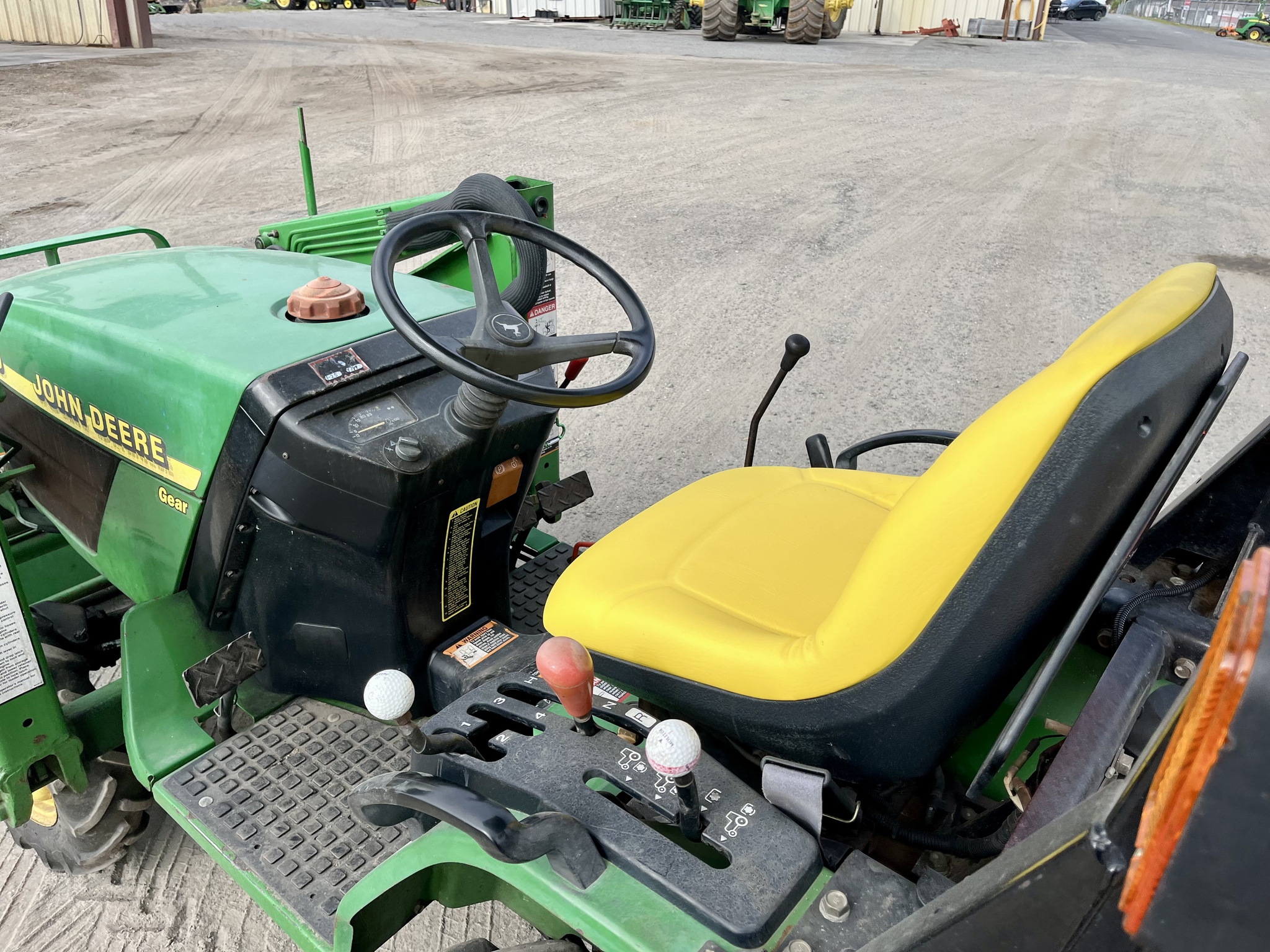 1999 John Deere 4100 Image 5