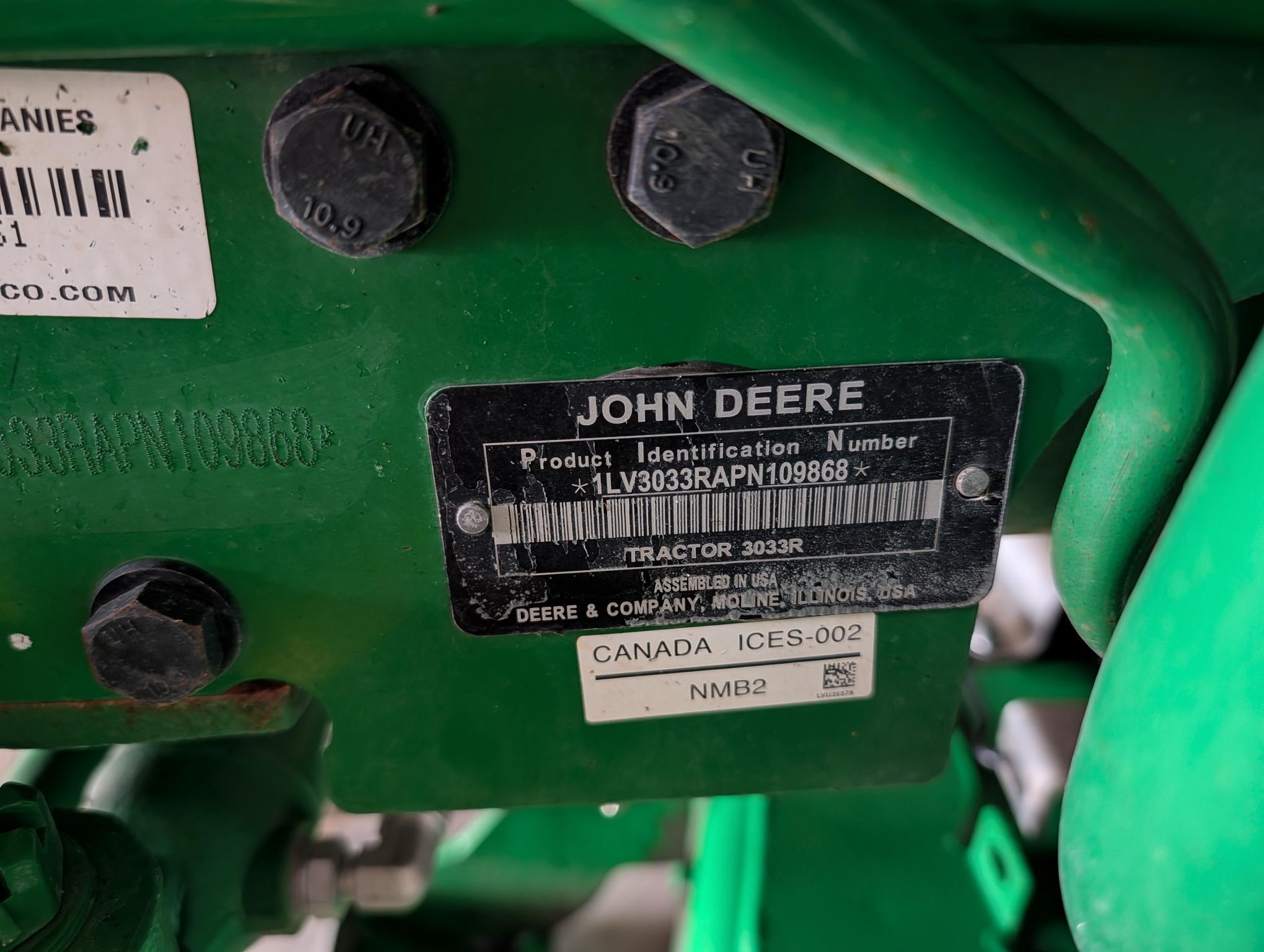 2023 John Deere 3033R Image 8
