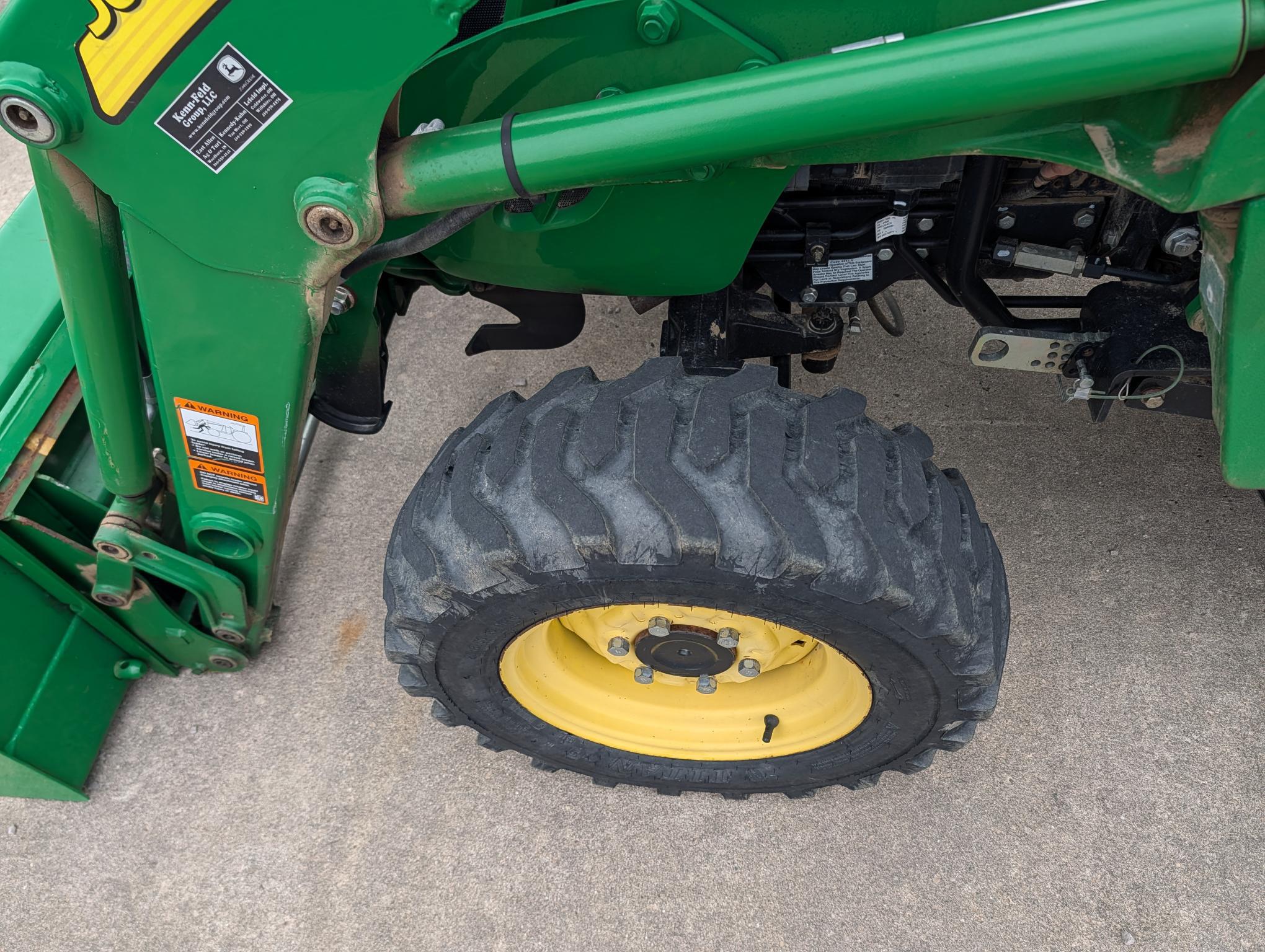 2011 John Deere 3520 Image 8