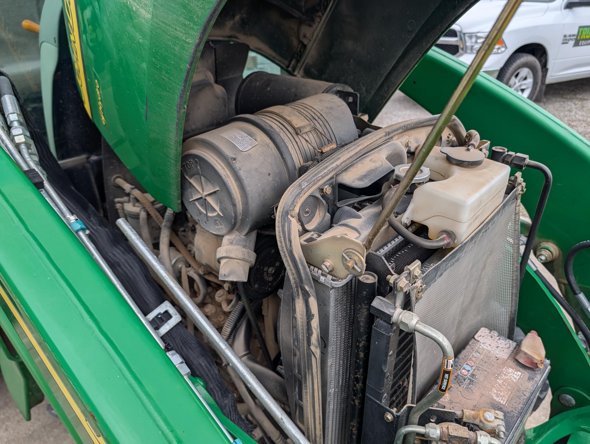 2011 John Deere 3520 Image 9