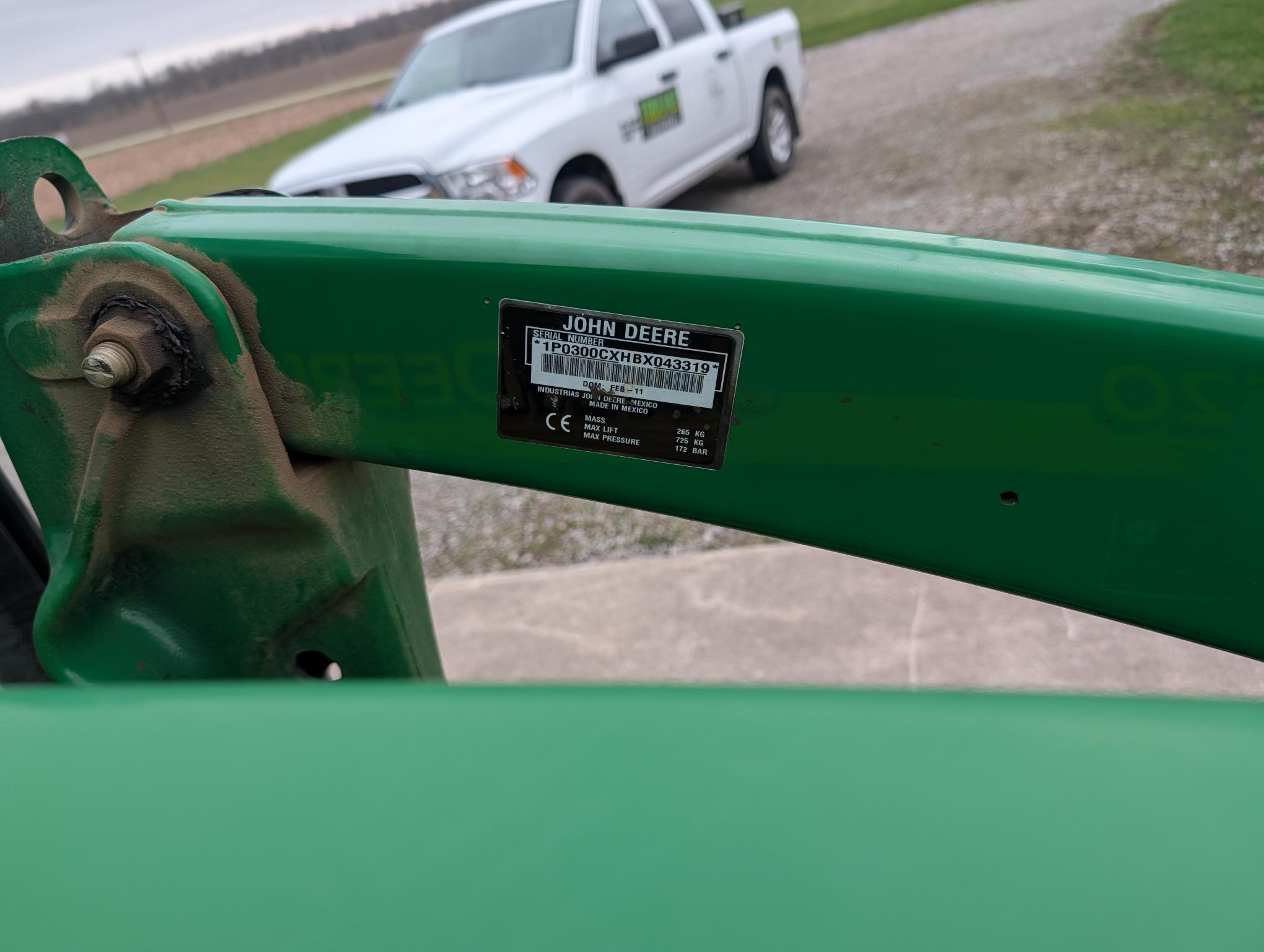 2011 John Deere 3520 Image 11