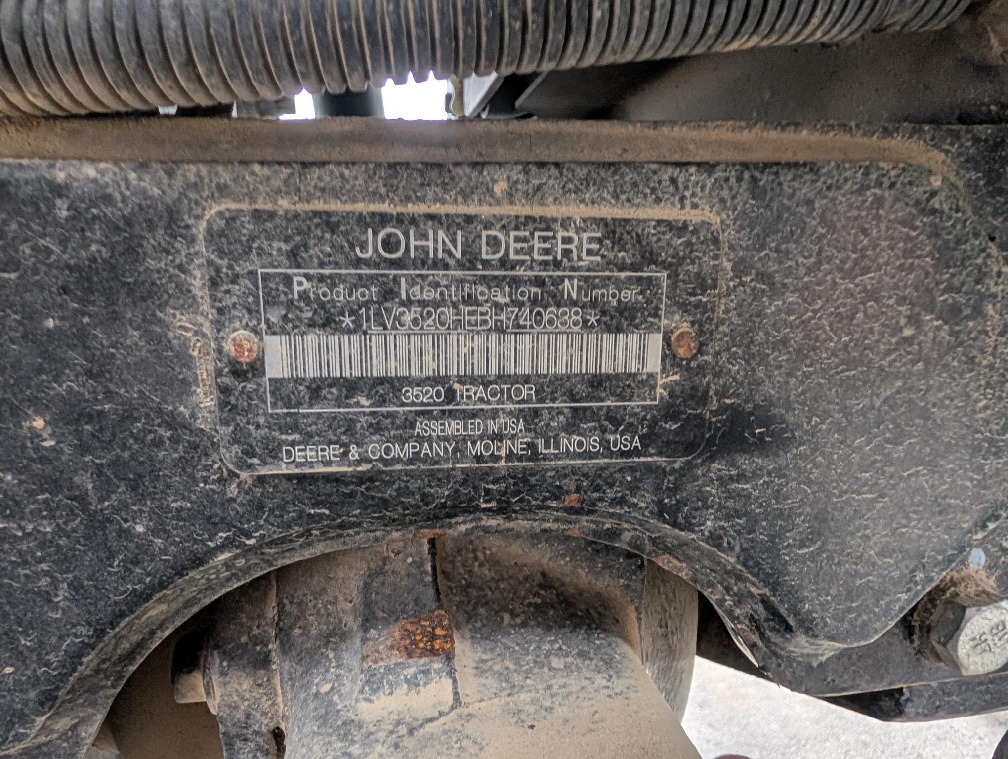 2011 John Deere 3520 Image 14