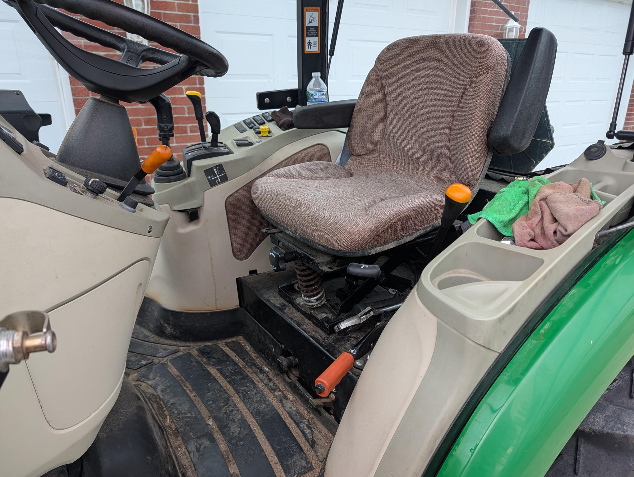 2011 John Deere 3520 Image 18