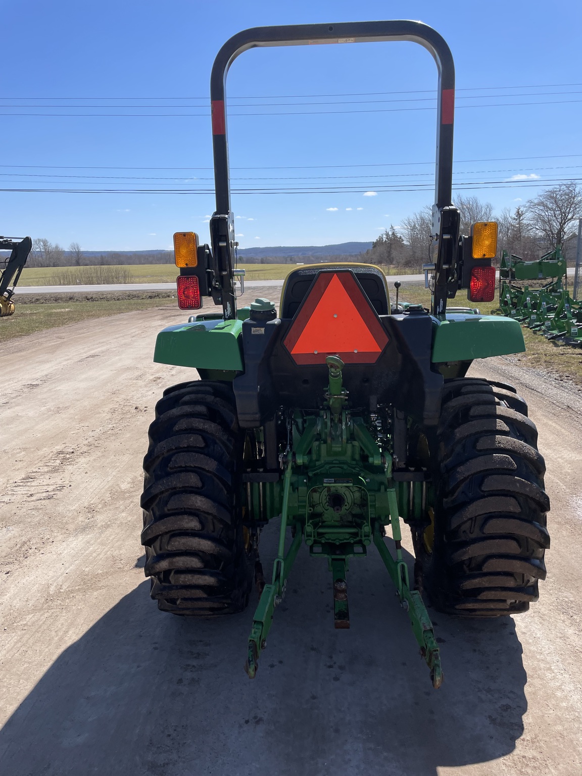 2021 John Deere 3035D Image 3