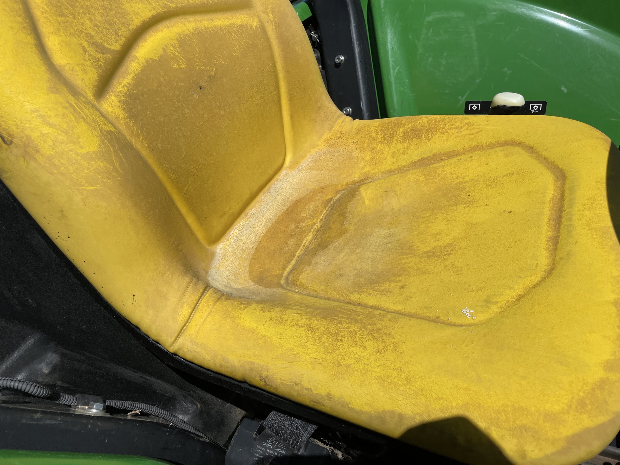 2021 John Deere 3035D Image 8