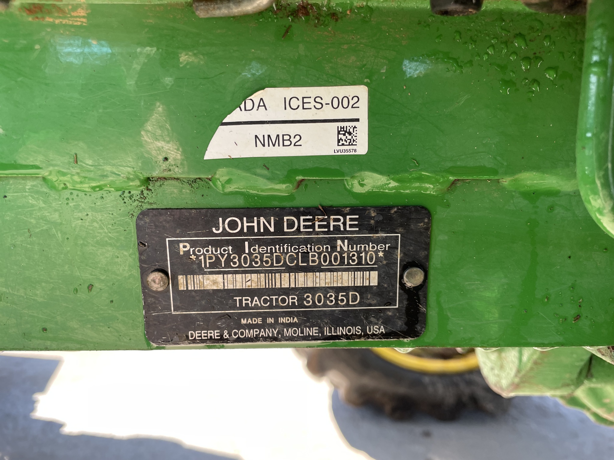 2021 John Deere 3035D Image 9
