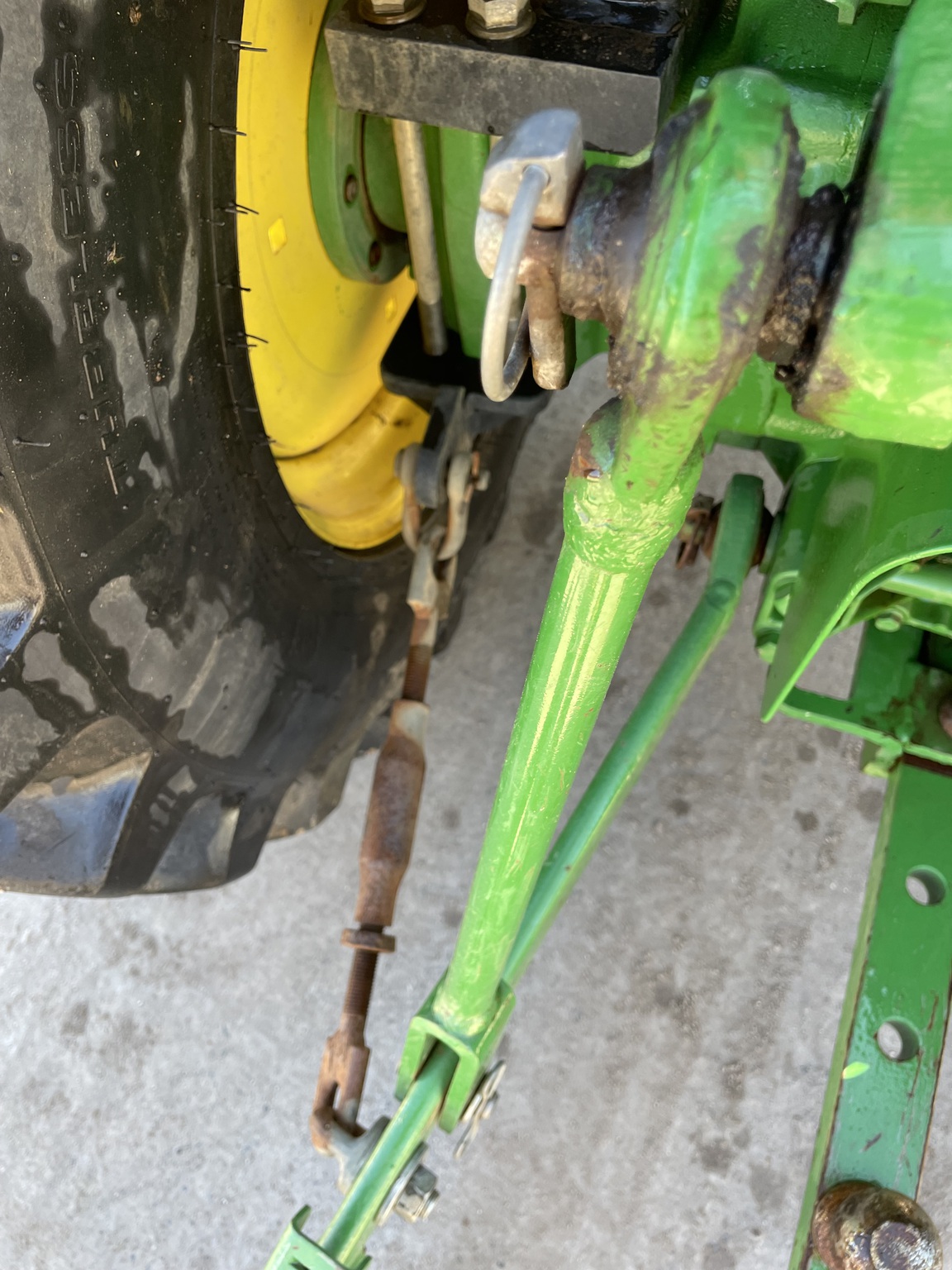 2021 John Deere 3035D Image 12