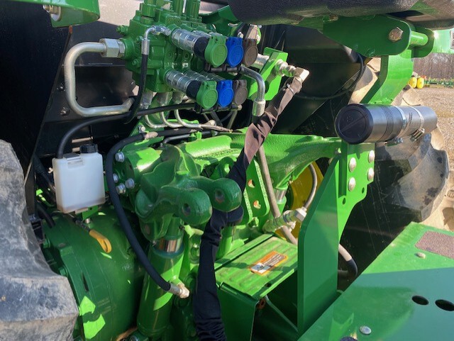 2016 John Deere 5085M Image 4