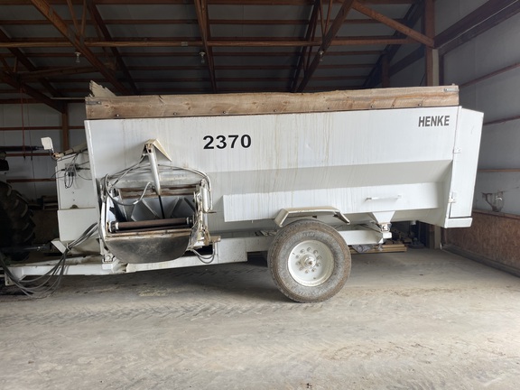 2011 Henke R2370 Used Equipment