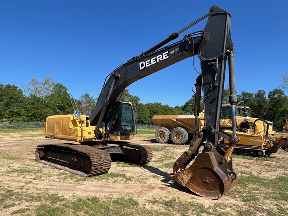 2011 John Deere 200D LC-2