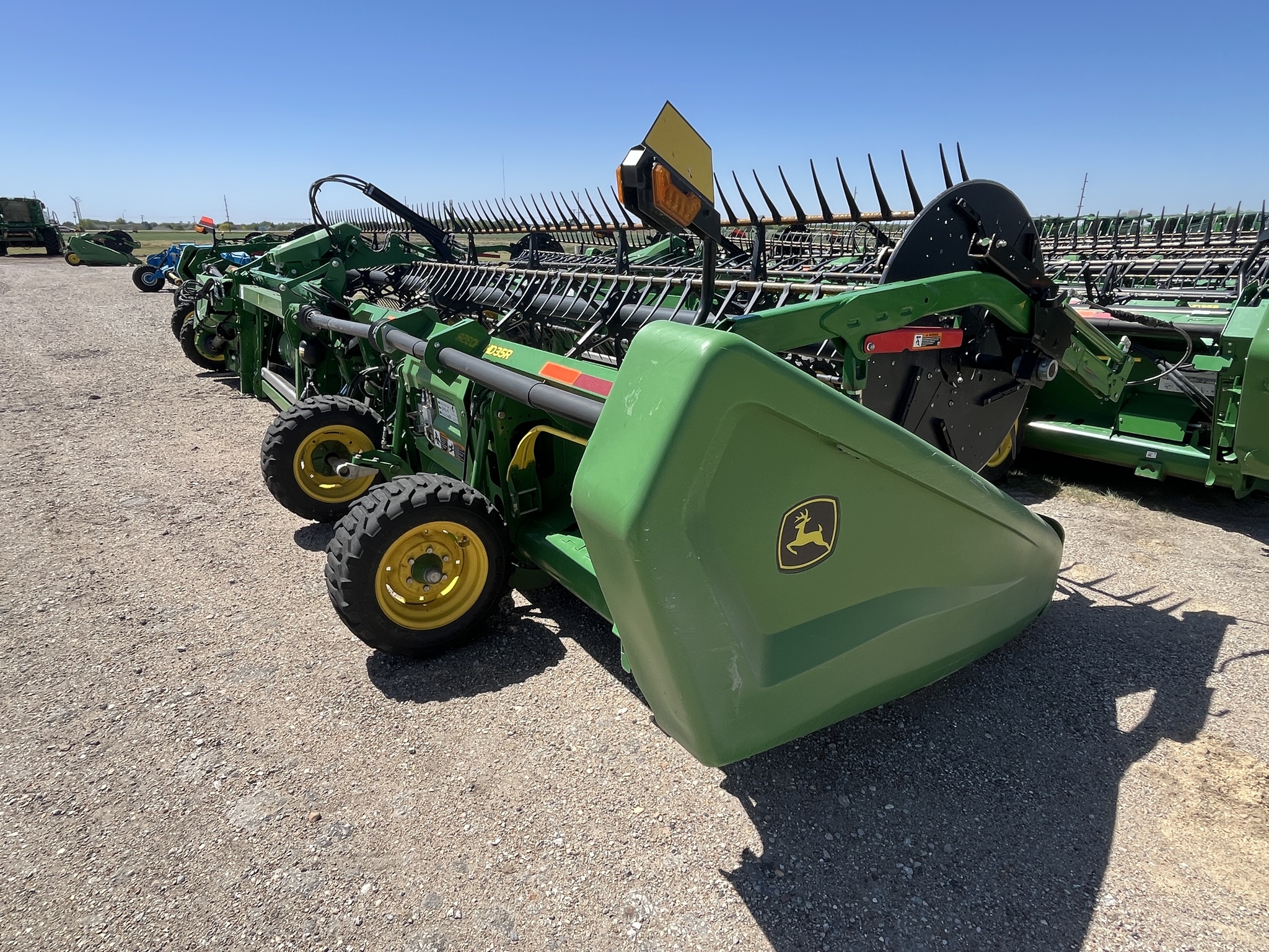 2024 John Deere HD35R Image 5