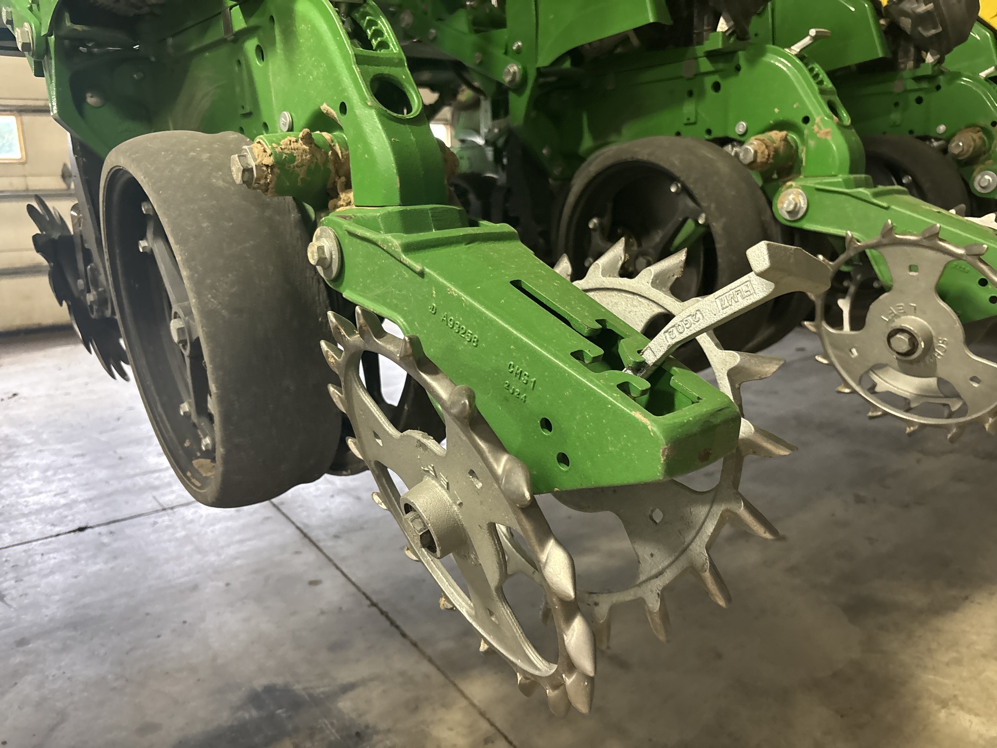 Used 2023 John Deere 1775 Planters: Drawn at Koenig Equipment in Urbana, OH - PhotoXL4