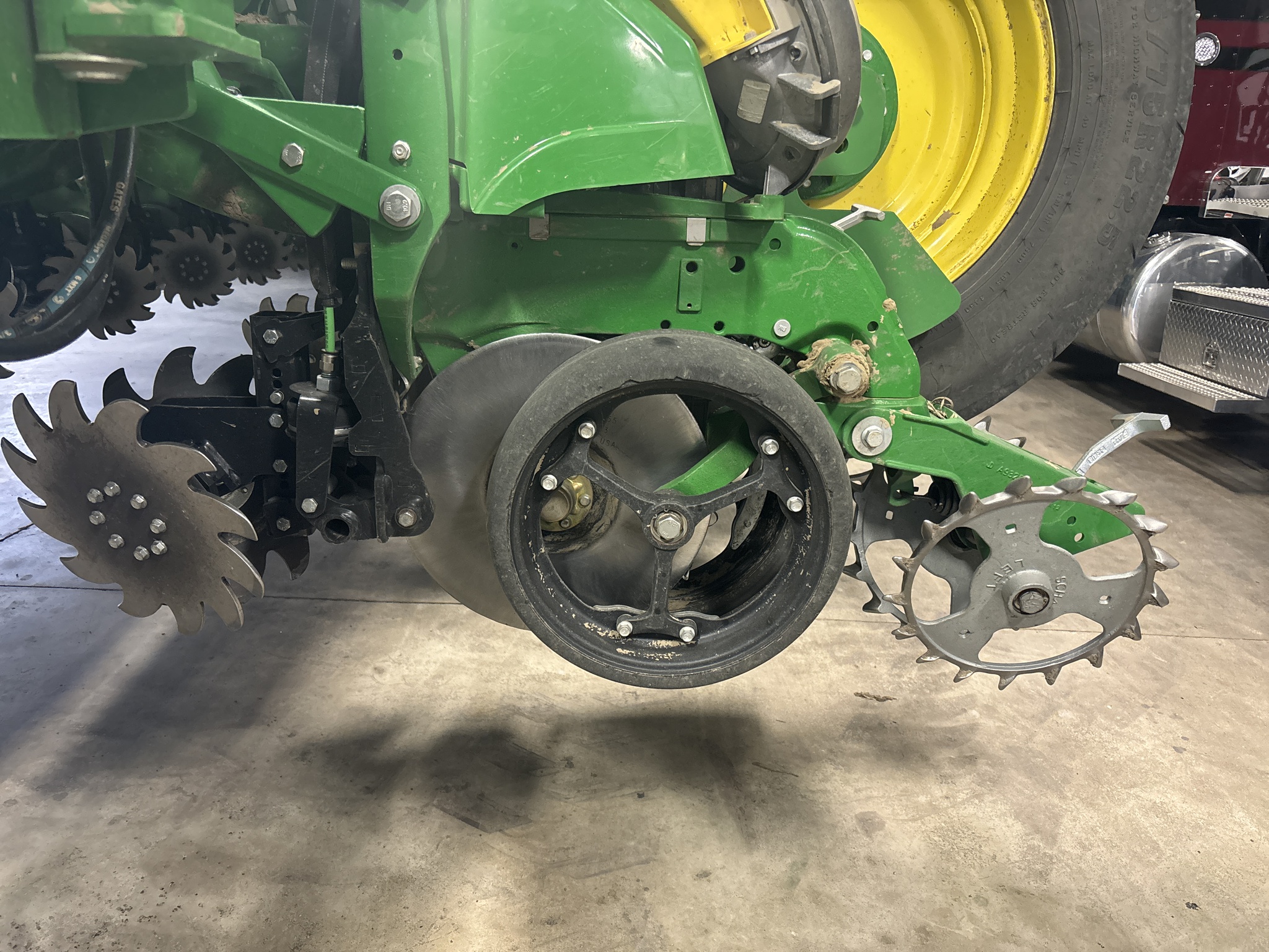 Used 2023 John Deere 1775 Planters: Drawn at Koenig Equipment in Urbana, OH - PhotoXL7