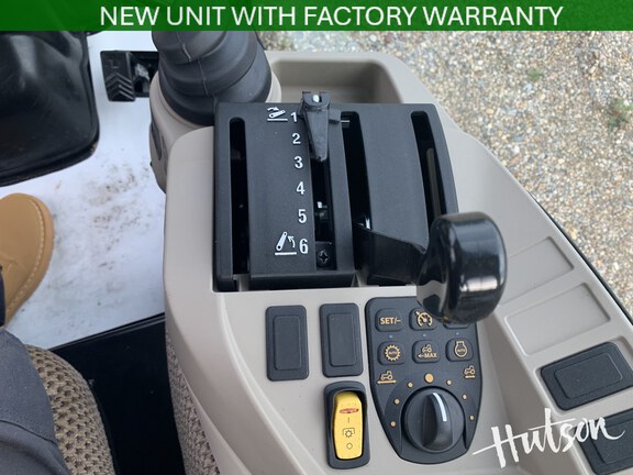 Photo of 2026 John Deere 3033R