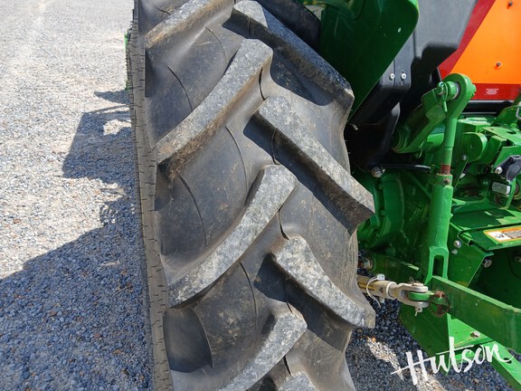 Photo of 2024 John Deere 5050E