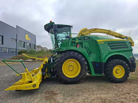 John Deere 8600