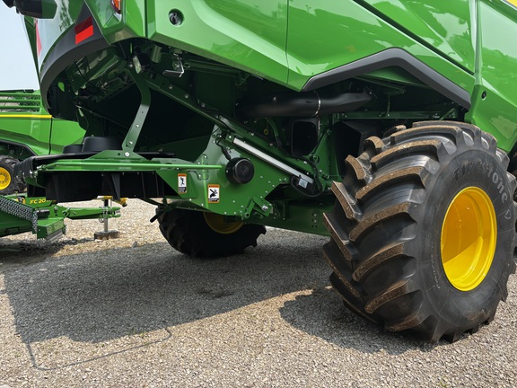 New In-Stock 2026 John Deere S7 600 Combines at Koenig Equipment in Anna, OH - Photo4