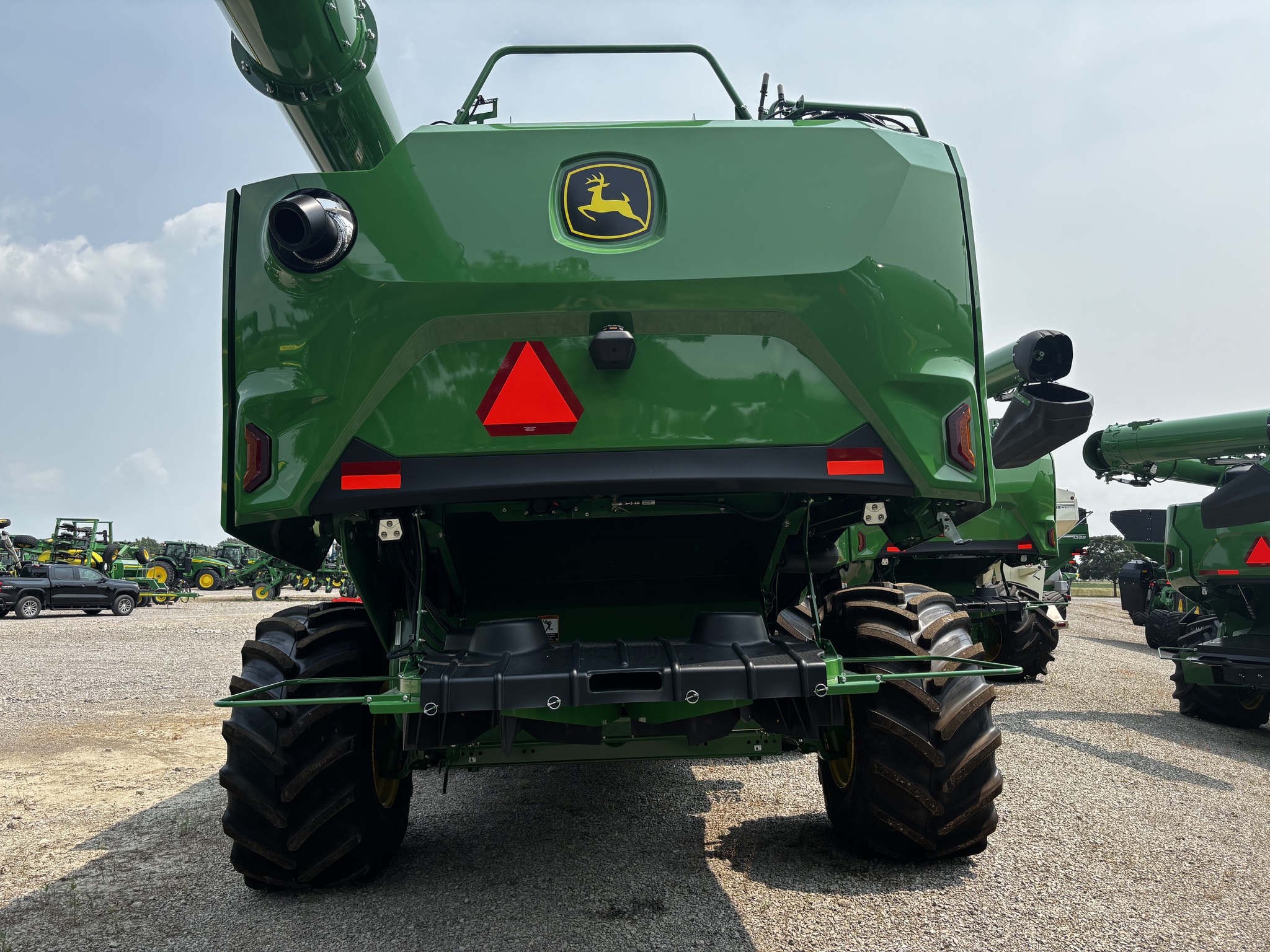 New In-Stock 2026 John Deere S7 600 Combines at Koenig Equipment in Anna, OH - PhotoXL3
