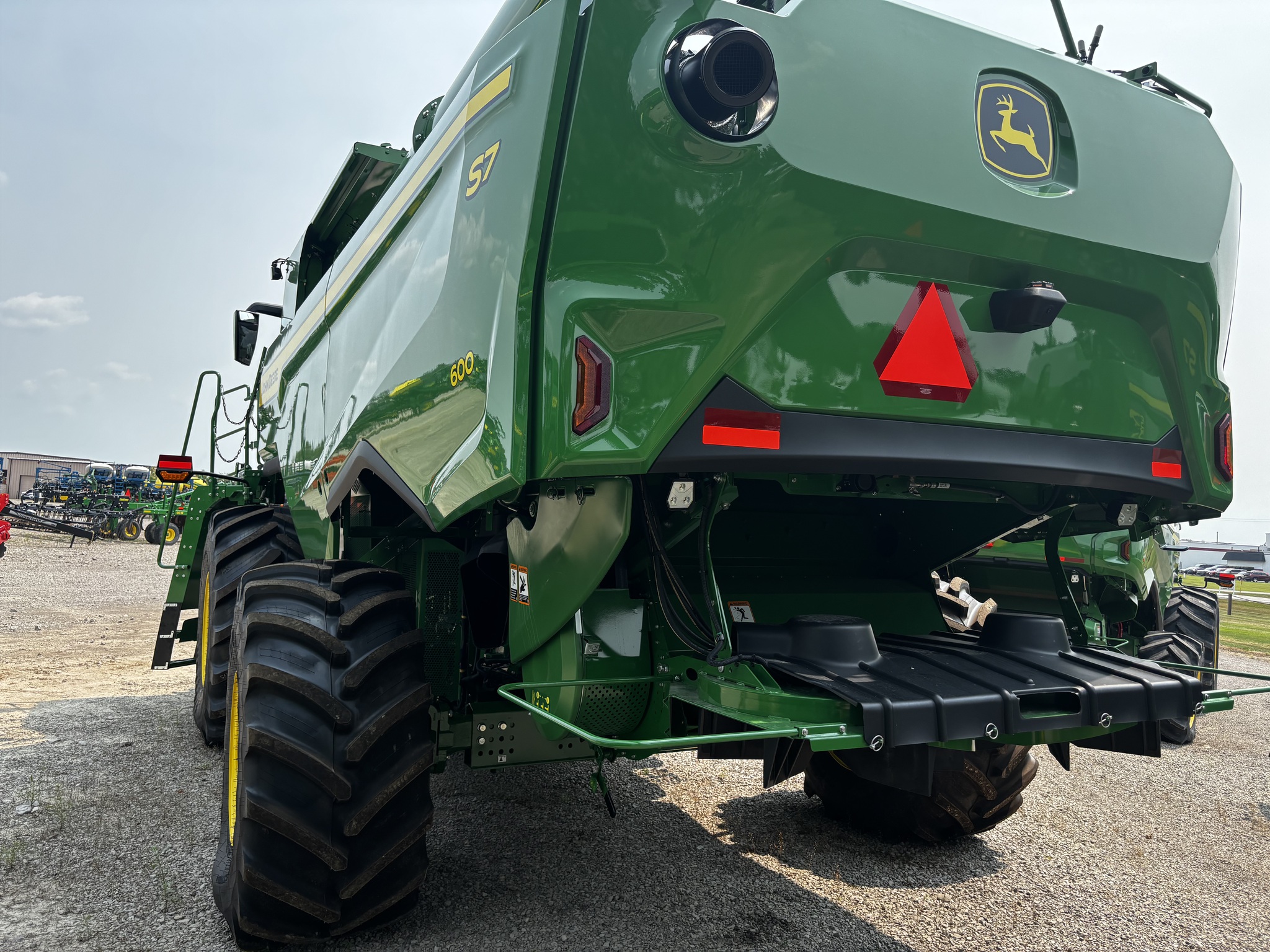 New In-Stock 2026 John Deere S7 600 Combines at Koenig Equipment in Anna, OH - PhotoXL2