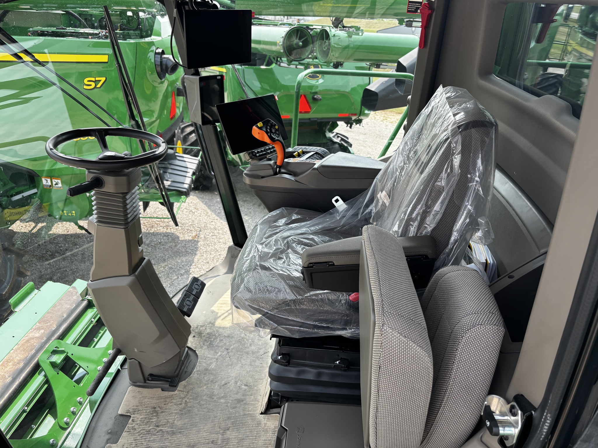 New In-Stock 2026 John Deere S7 600 Combines at Koenig Equipment in Anna, OH - PhotoXL7
