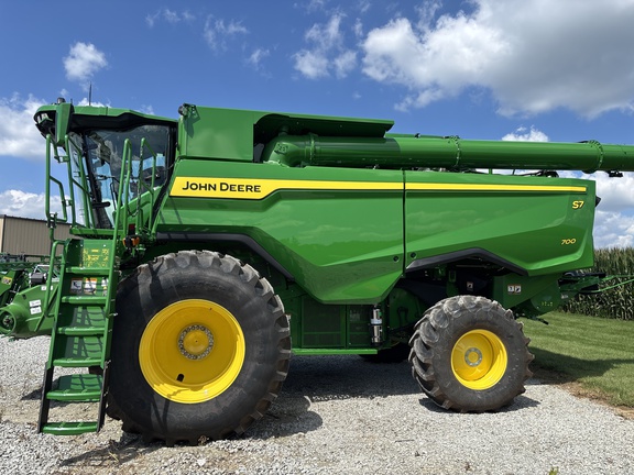 Used 2026 John Deere S7 700 Combines at Koenig Equipment in Urbana, OH - Photo2