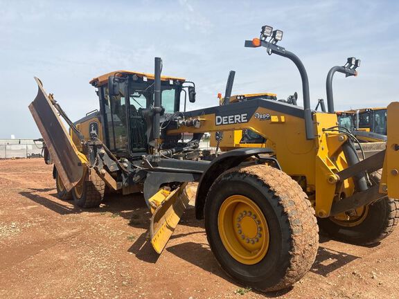 2022 John Deere 872G