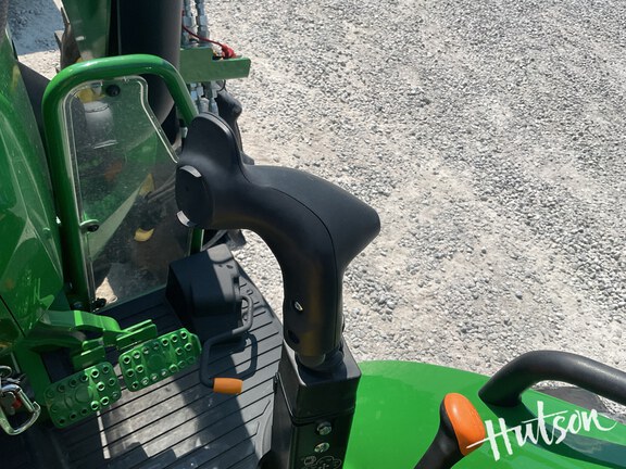 Photo of 2024 John Deere 5060E