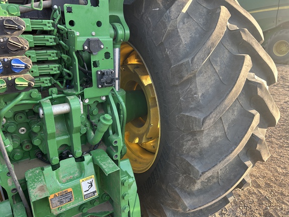 Used 2025 John Deere 7R 230 Row Crop Tractors at Horizon Ag & Turf in Lloydminster, AB - Photo7