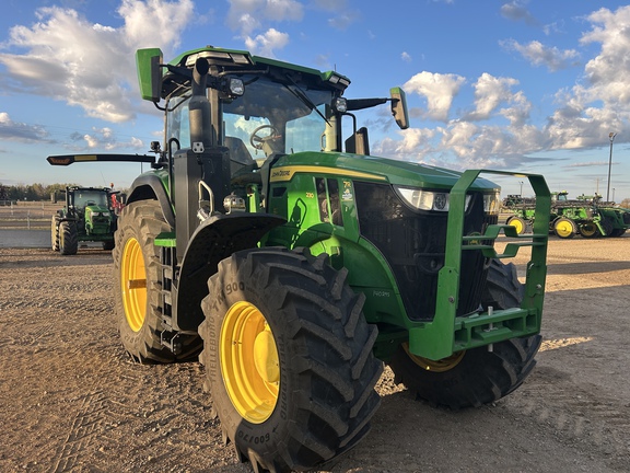 Used 2025 John Deere 7R 230 Row Crop Tractors at Horizon Ag & Turf in Lloydminster, AB - Photo2