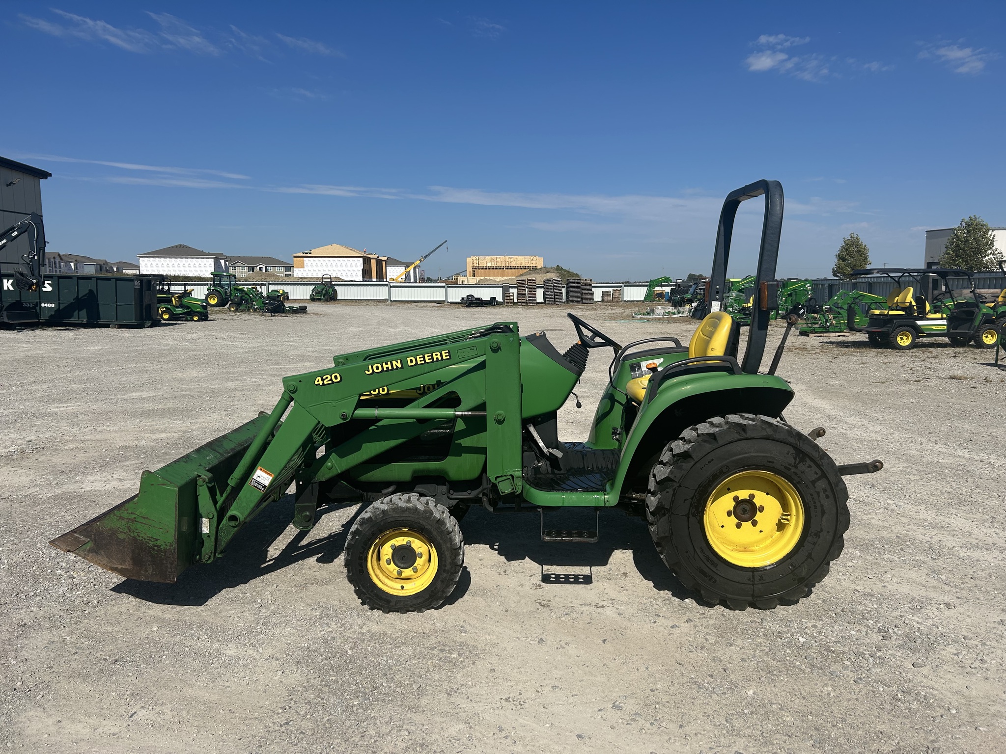 Used 2000 John Deere 4200 Compact Utility Tractors at Koenig Equipment in Franklin, IN - PhotoXL1