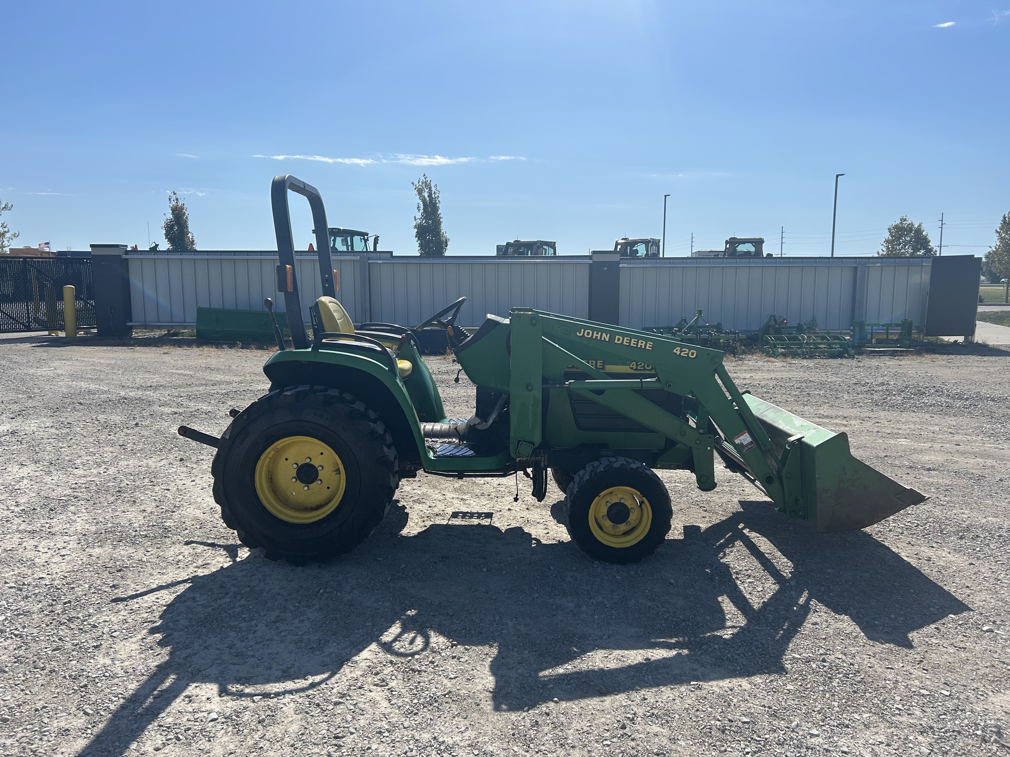 Used 2000 John Deere 4200 Compact Utility Tractors at Koenig Equipment in Franklin, IN - PhotoXL5