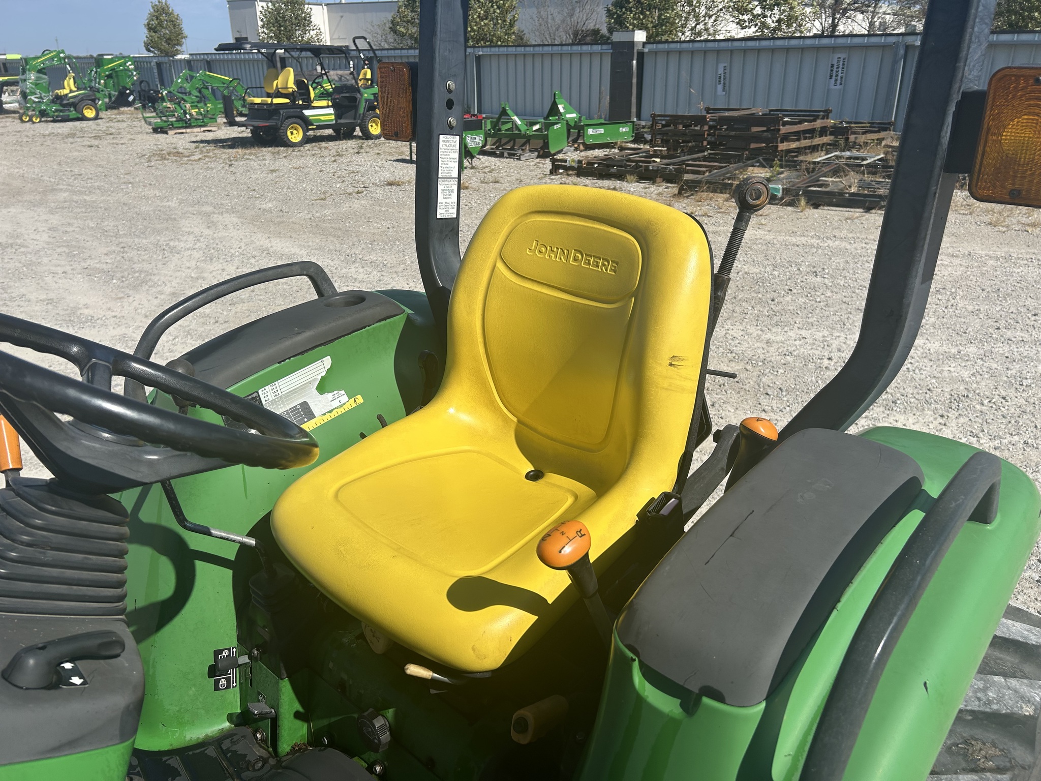 Used 2000 John Deere 4200 Compact Utility Tractors at Koenig Equipment in Franklin, IN - PhotoXL9