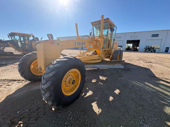 Photo of 1987 John Deere 770BH