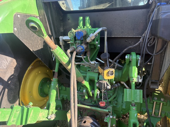 Photo of 2023 John Deere 5100E